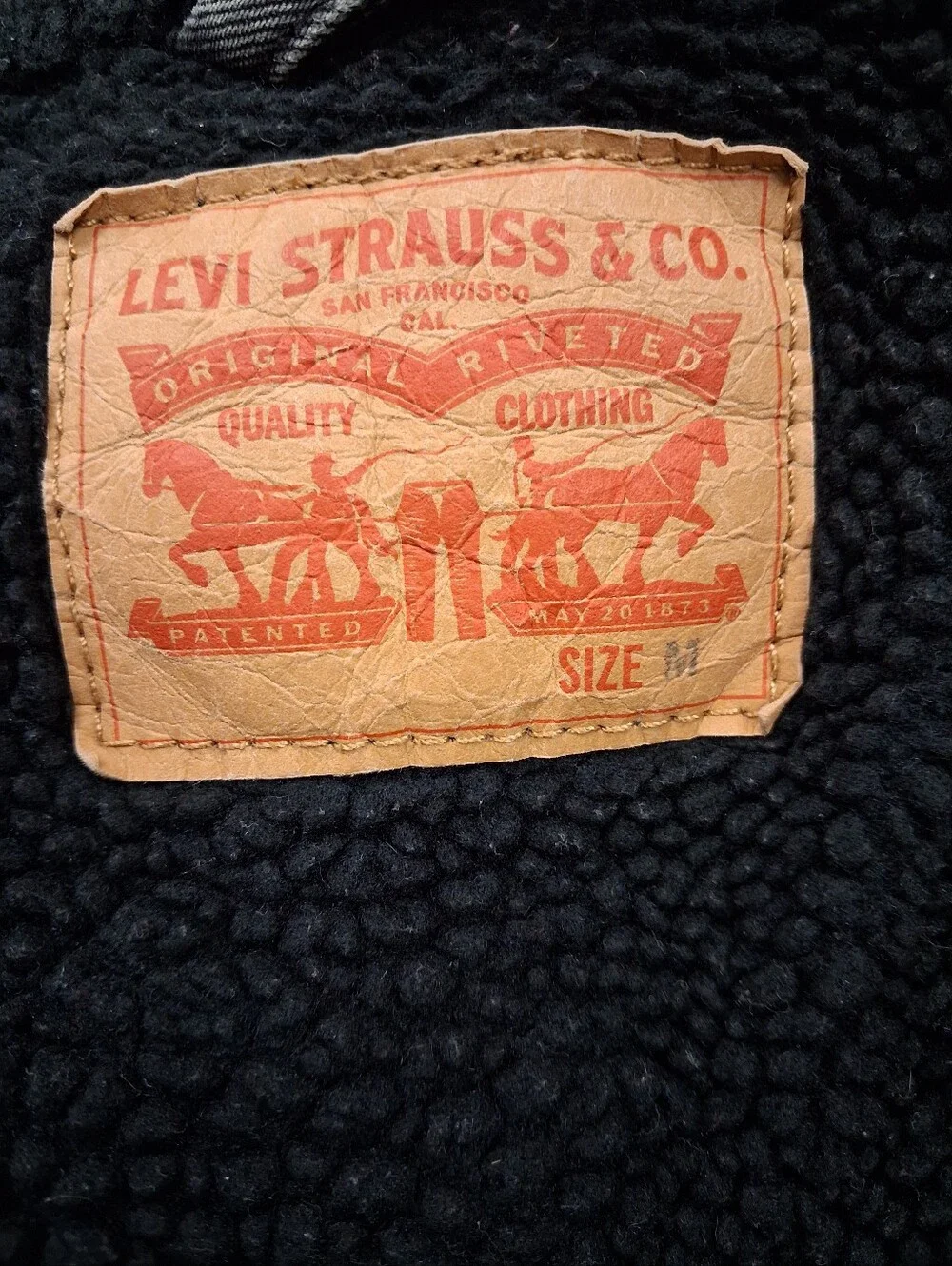 Levi's Black Sherpa Lined Trucker Jacket - Acid Wash Denim - Size Medium